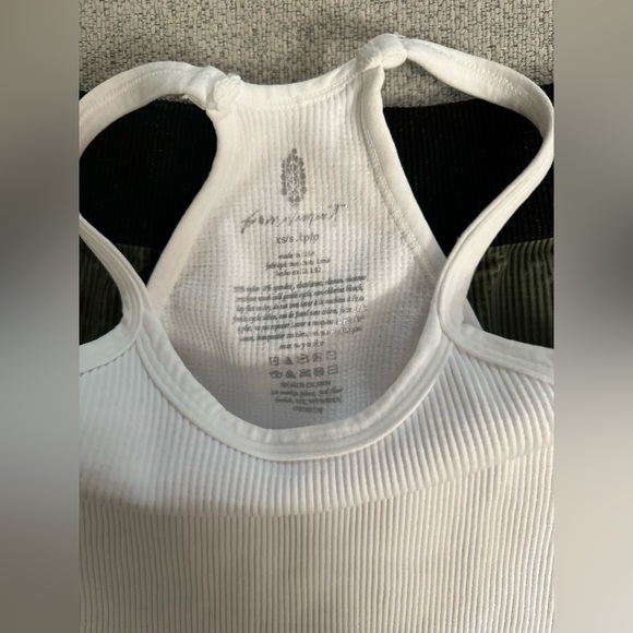 SOLDFree People Happiness Runs Crop & Prajna Shorts SET - Picture 11 of 16